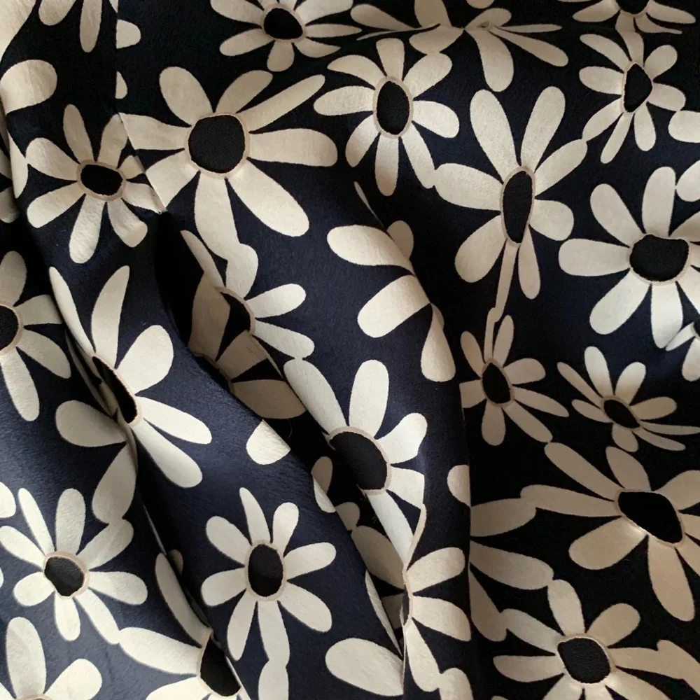 Worth • 6 • 100% Silk Navy Daisy Print Dress - Picture 8 of 8